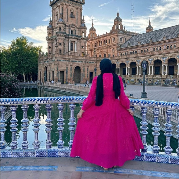 SHEIN Modely Solid Mock Neck Layered Hem Dress - Picture 4 of 6